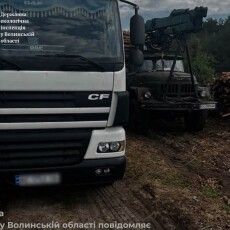 На Волині викрили вантажівку із незаконною деревиною 