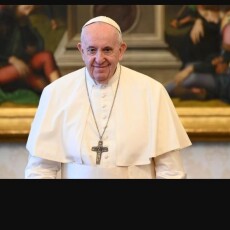 Папа Франциск заповів гроші на карети швидкої допомоги для України
