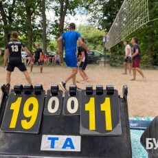 На благодійному турнірі з волейболу на Волині зібрали майже 8 тисяч гривень для ЗСУ (Фото)