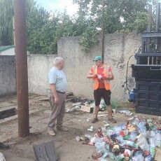 Громада на Волині придбала сучасний прес для ПЕТ-пляшок