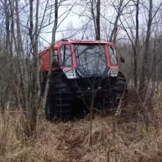 Щоб дістатись до осередку пожежі в природному парку на Волині, рятувальники використали спеціальний снігоболотохід (Відео)