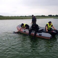 На Волині з дна моторошного озера водолази підійняли тіло чоловіка