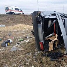 На Волині автомобіль жителя Львівщини з’їхав у кювет – і перекинувся