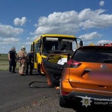 Жахлива аварія на Волині: зіткнулись авто та автобус з дітьми
