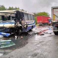 На Волині зіткнулися рейсовий автобус та вантажівка: є постраждалі