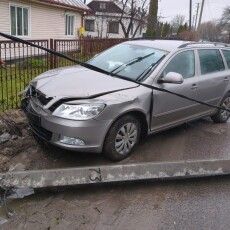«Волиньобленерго» не винне: світло зникло після того, як жінка за кермом збила електростовп