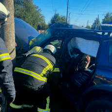 Після аварії на Волині чоловіка затиснуло в автомобілі