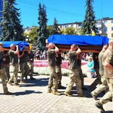 Ковель провів в останню земну дорогу двох захисників – Петра Каноніка та Олександра Пащука