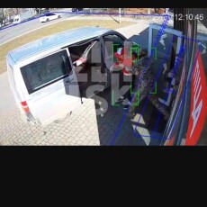 На Волині працівники ТЦК вивели ухилянта прямо з піцерії (Відео)