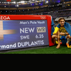 Дюплантіс б'є світовий рекорд і допомагає Швеції обігнати Україну в медальному заліку