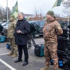 Сьогодні ще 8, а загалом 90: Порошенко передав на фронт нову партію комплексів «Ай-Петрі»