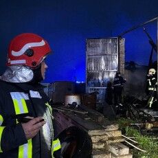 Аж 30 рятувальників гасили велику пожежа біля обласного центру Волині