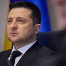 Більше половини українців не вірять, що Зеленський захистить Україну