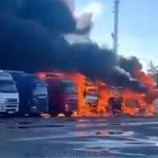 На Волині рашисти атакували митний термінал: горять 10 вантажівок