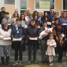 У селищі на Волині 41-ій дитині загиблих Героїв вручили символічне «Батьківське серце»