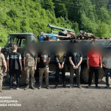 Військовозобов’язаний з Волині утікав за кордон в компанії кіз, телята та свиней (Відео)
