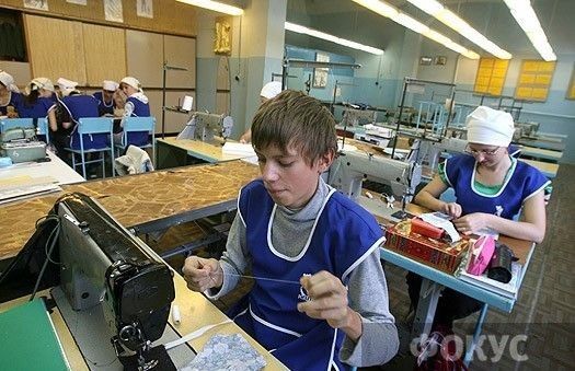 Через непродумані рішення столичної влади перед загрозою закриття опинилося чимало ПТУ, які давали молоді можливість навчитися заробляти на шматок хліба.