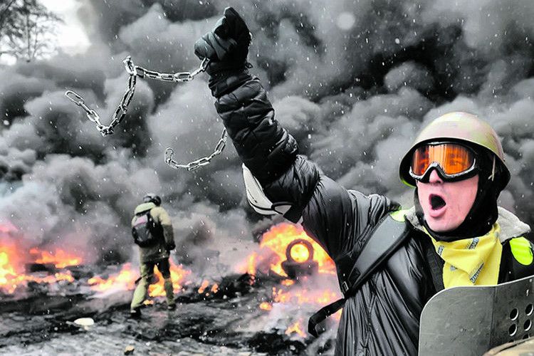 «Це дивляться з темних небес загиблі поети й герої» (Відео)