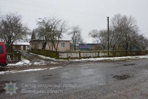 У Любомльському районі син зарубав батька сокирою…