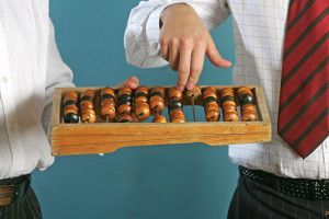 Кому і на скільки підвищать зарплату ще до кінця року (ІНФОГРАФІКА)