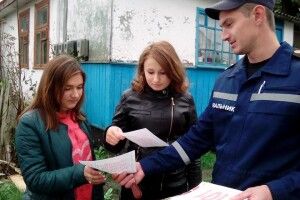 Найгарячішим дівчатам Любомля порадили бути обережнішими з вогнем (фото)