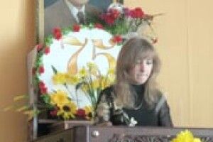 СПРАВУ ВЧИТЕЛЯ ПРОДОВЖУЮТЬ ЙОГО УЧНІ