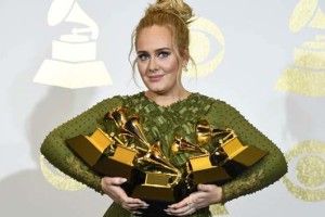 Адель вилаялася під час виступу на церемонії нагородження Grammy (ВІДЕО)