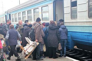 Навіть передбачення синоптиками сьогодні грози не змогли зупинити пасажирів волинсько-львівської електрички «Ківерці – Сапіжанка» (Фоторепортаж)