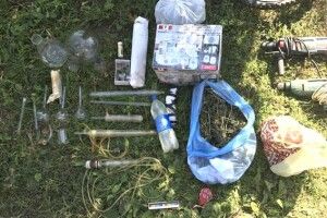 Дачник не садив картоплю – вирощував коноплі, «колотив» метамфетамін, а також тримав арсенал зброї (фото)