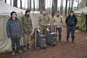 БУРЖУЙКИ ВІД ГАЗЕТИ «ВОЛИНЬ» І ДЕПУТАТА ОБЛРАДИ ВОЛОДИМИРА ДЕЙНИ ГРІТИМУТЬ У ЛІСІ ПРАВООХОРОНЦІВ