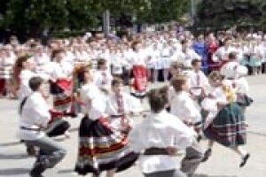 ЗАПАЛЬНІ ТАНЦІ ПІД СРІБНІ МЕЛОДІЇ ТРУБ