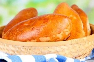 Пісні пиріжки з капустяно-яблучною начинкою
