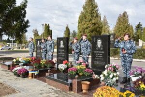 У Луцьку на Алеї почесних поховань освятили пам'ятники трьом Героям (фото)