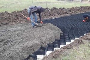 Ноу-хау: під Одесою роблять дорогу за технологіями британських військових (ФОТО)