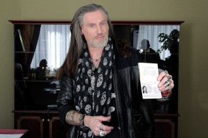 Тільки не смійтесь: лідер бойовиків Захарченко позбавив Джигурду громадянства «ДНР»