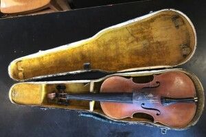 На окупований Донбас ледь не вивезли скрипку Страдіварі