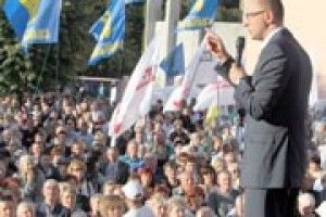 АРСЕНІЙ ЯЦЕНЮК: «НАША КРАЇНА — ТІЛЬКИ В НАШИХ РУКАХ»*