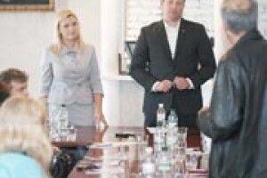 ОЛЕКСАНДР КИРИЧУК:  «СКАСУВАТИ ДОВІДКИ, ДИСТАНЦІЮВАТИ ЧИНОВНИКА ВІД ПІДПРИЄМЦЯ!»*