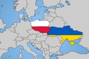 Наші пропонують дати відповідь полякам. Гідну. Але Москва сварці Києва з Варшавою тільки аплодує...