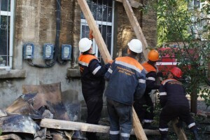 В Миколаєві вибухнув будинок, є поранені (фото)
