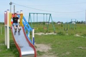 Любешівська дітвора має де забавлятися