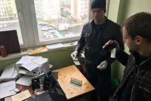Слідчий спокусився на 500 «баксів» хабара (фото)