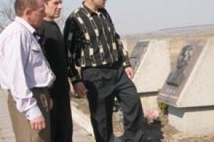 «Я НЕ МІГ НЕ ПРИЇХАТИ НА ВАСИЛЕВУ МОГИЛУ»