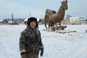 Яка країна, такі й символи – росіяни зліпили «Вогняного півня»… з г**на! (фото)