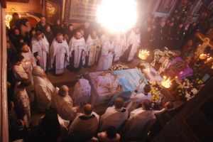 Усі 14 благочинних Волинської єпархії попрощалися зі спочилим митрополитом Ніфонтом (фото)