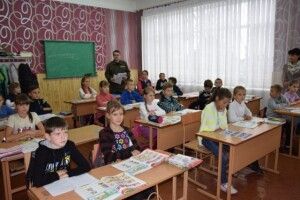 Маневицьким школярам розказували які збирати гриби, а які - обходити (Фото)
