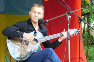 Горохівчанин із гітарою зачарував Волинь