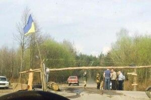 «Бурштинова мафія» встановила блокпост і перекрила дорогу на Рівненщині