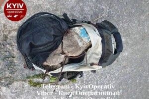 У Києві хлопець стрибнув з мосту з... рюкзаком каміння (Фото 18+)
