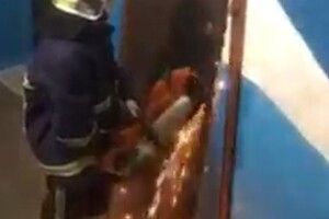 Розпилювали замок: на Рівненщині у зачиненому будинку знайшли тіло господаря